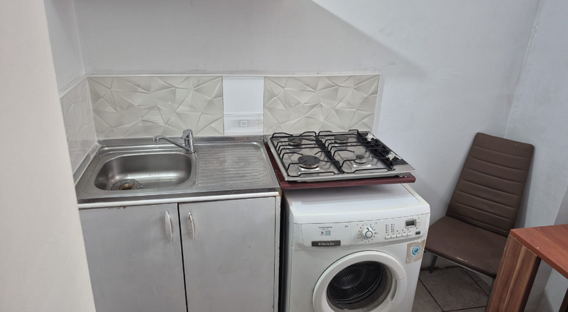 1 Decembrie, str. Grigore Moisil, la curte, ocazie!